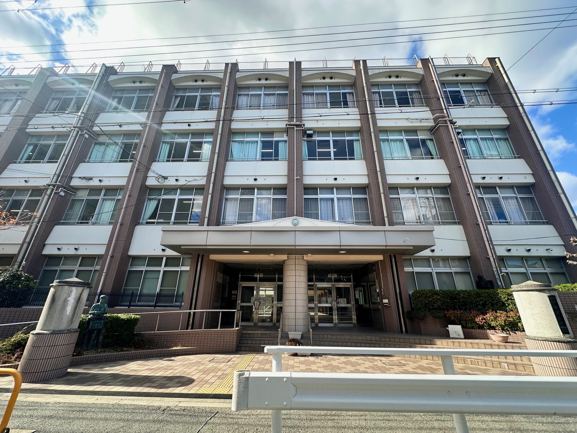 大阪市立柏里小学校 徒歩3分 大阪市立柏里小学校 徒歩3分