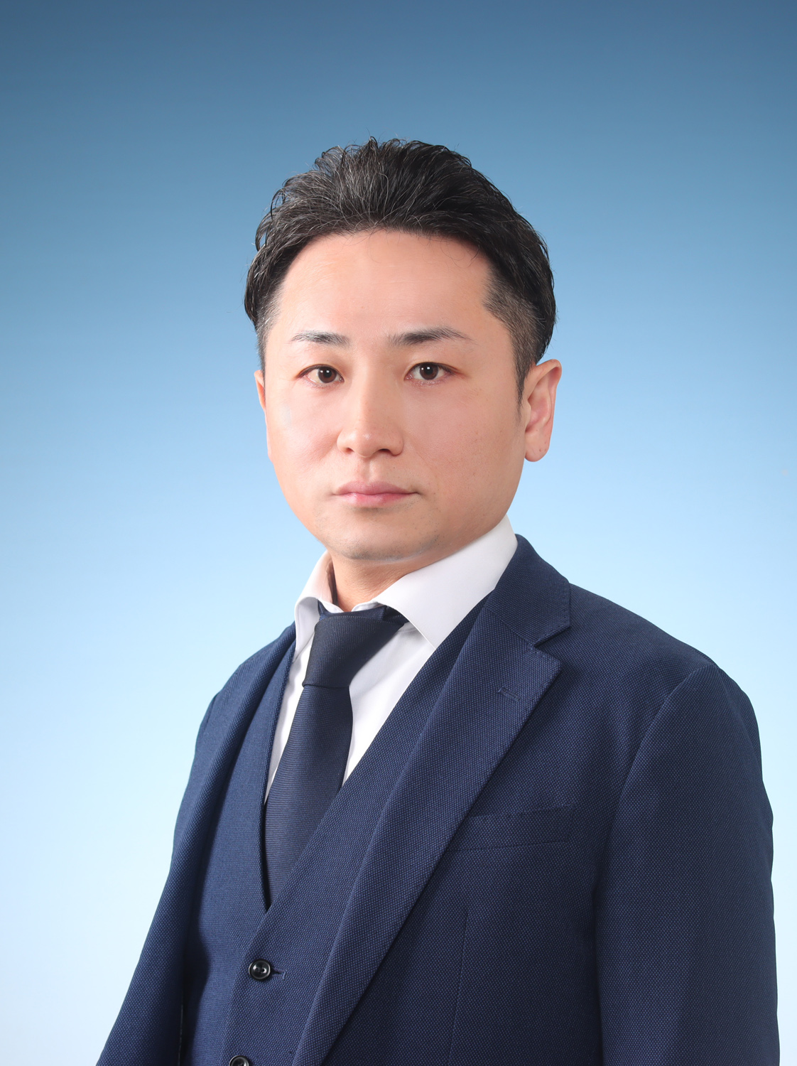 池田（いけだ）です。社内一のフットワークの軽さ！お呼びがあればどこへでも飛んでいきます。『顧客満足を第一に！』をモットーに、迅速かつ正確な対応を心がけています。経験値に伴う提案力で、お客様の課題を必ず解決します。